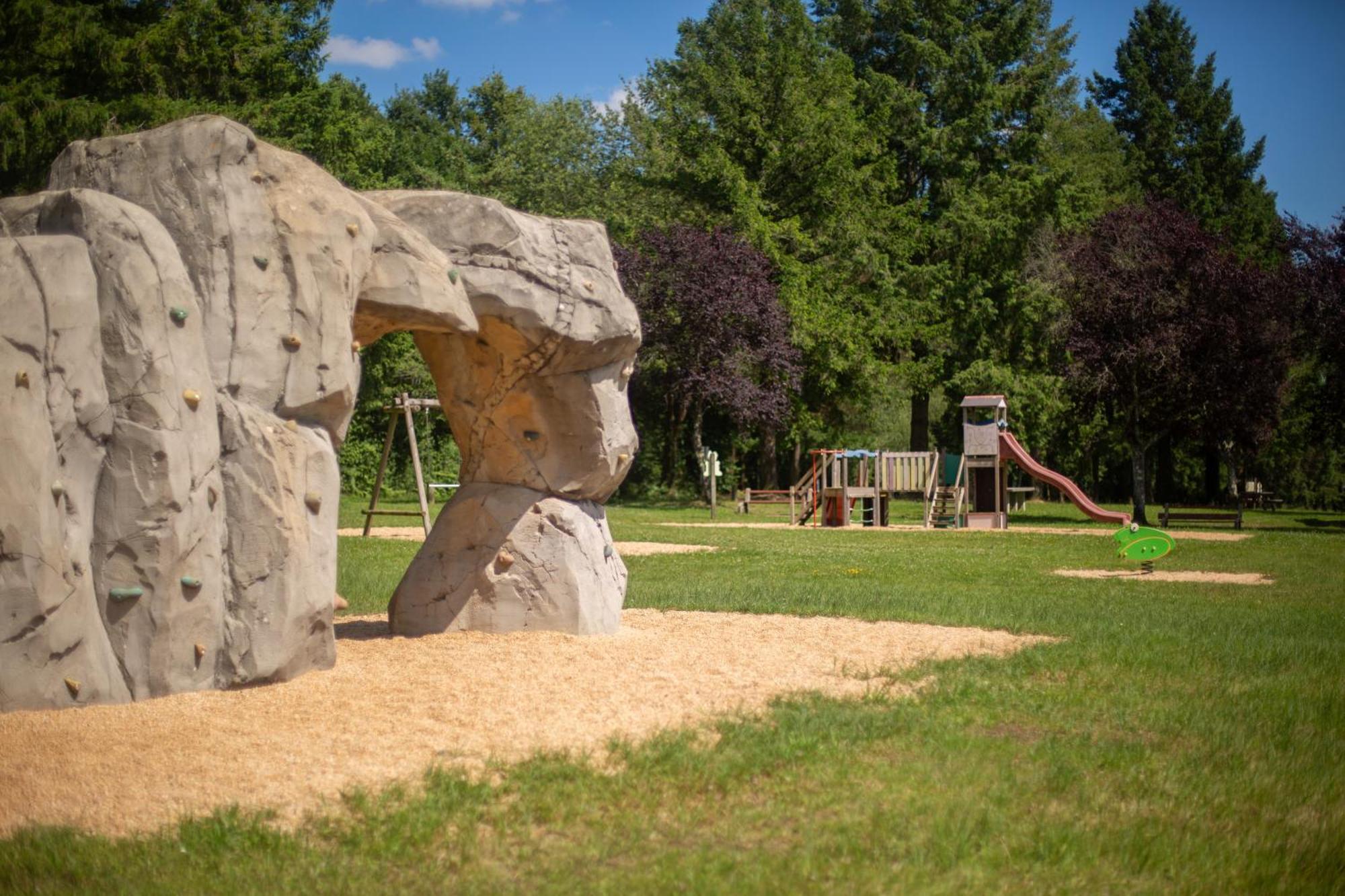 Camping De Ladignac Le Long Bel Air Exterior photo