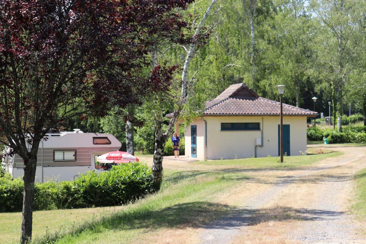 Camping De Ladignac Le Long Bel Air Exterior photo